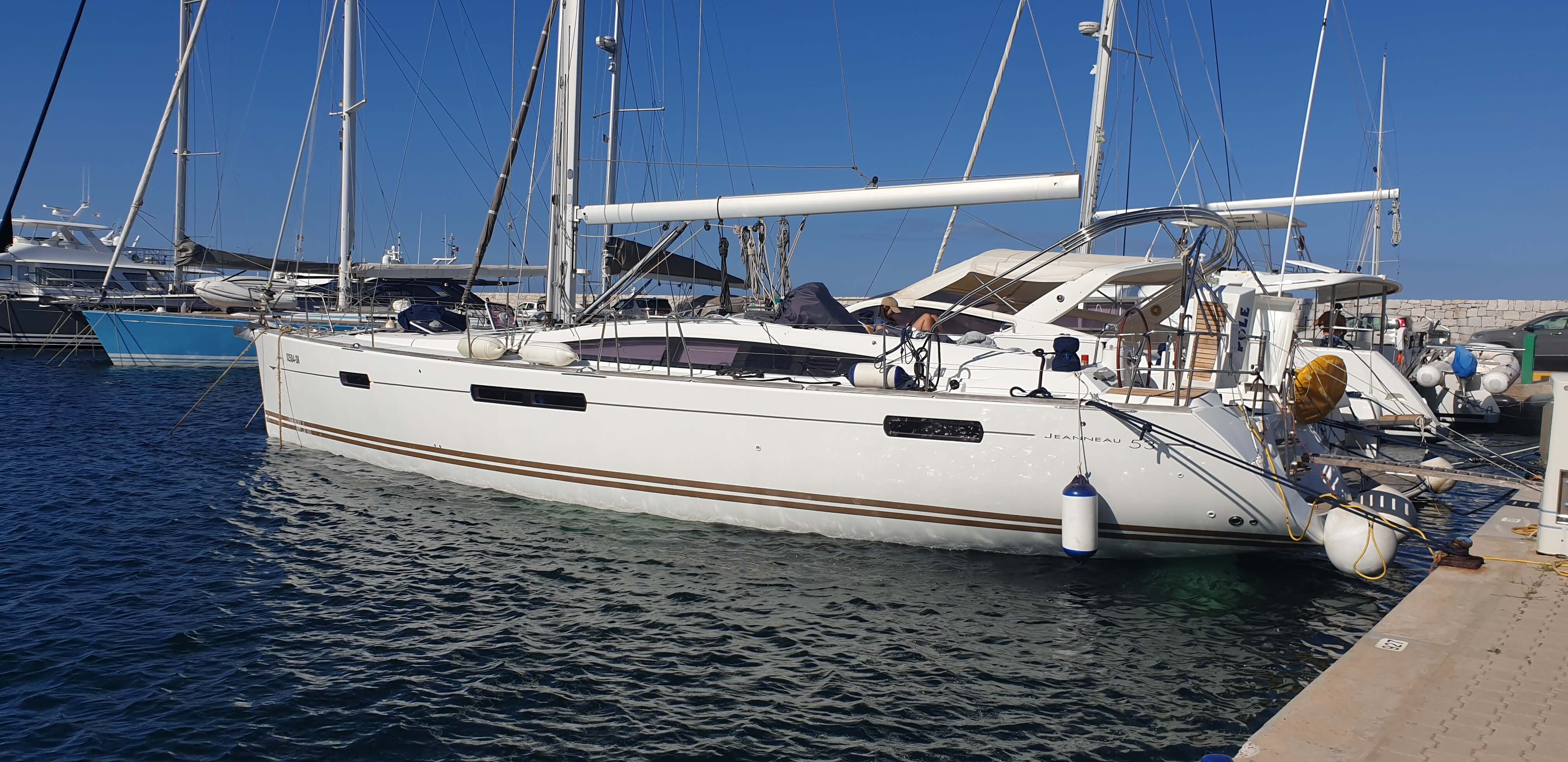 JEANNEAU 53
